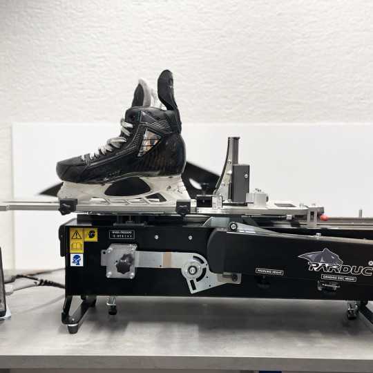 Parduc P40 automatic profiling skate sharpener Parduc P40 automatic profiling skate sharpener